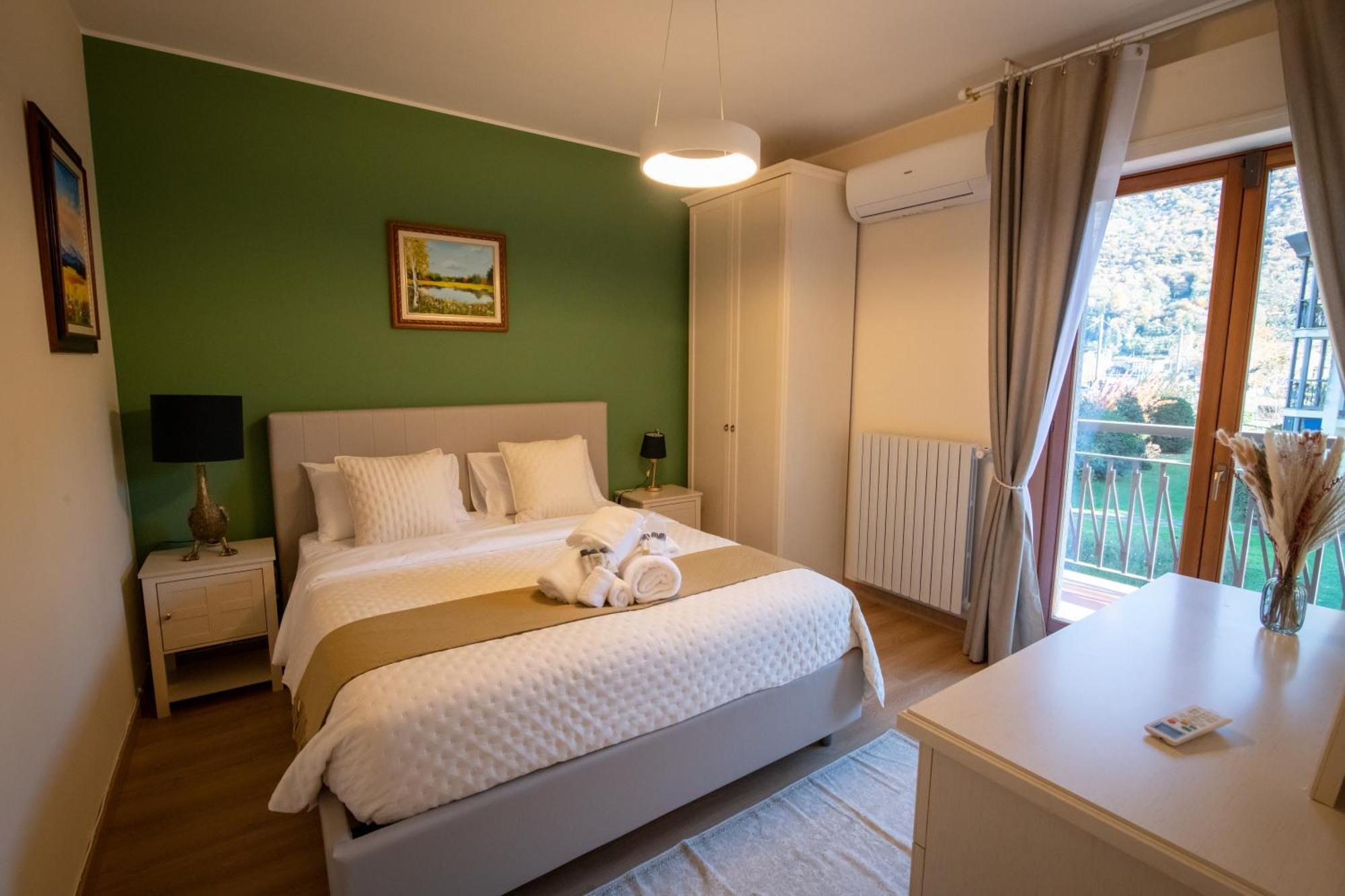 Residenza Lago Sereno Porto Ceresio Eksteriør bilde