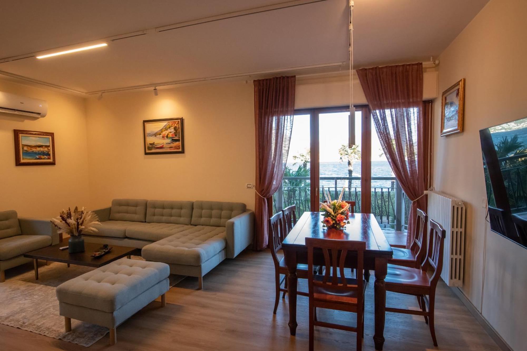 Residenza Lago Sereno Porto Ceresio Eksteriør bilde