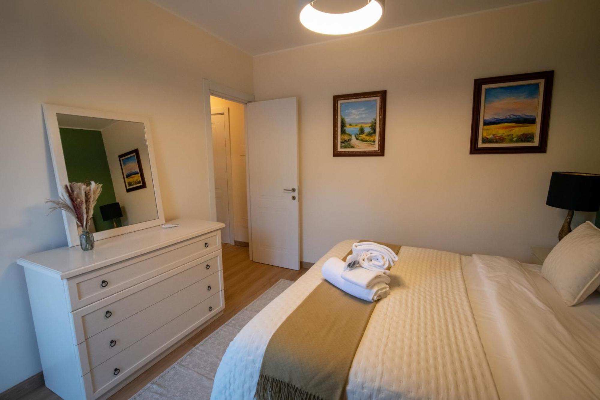 Residenza Lago Sereno Porto Ceresio Eksteriør bilde