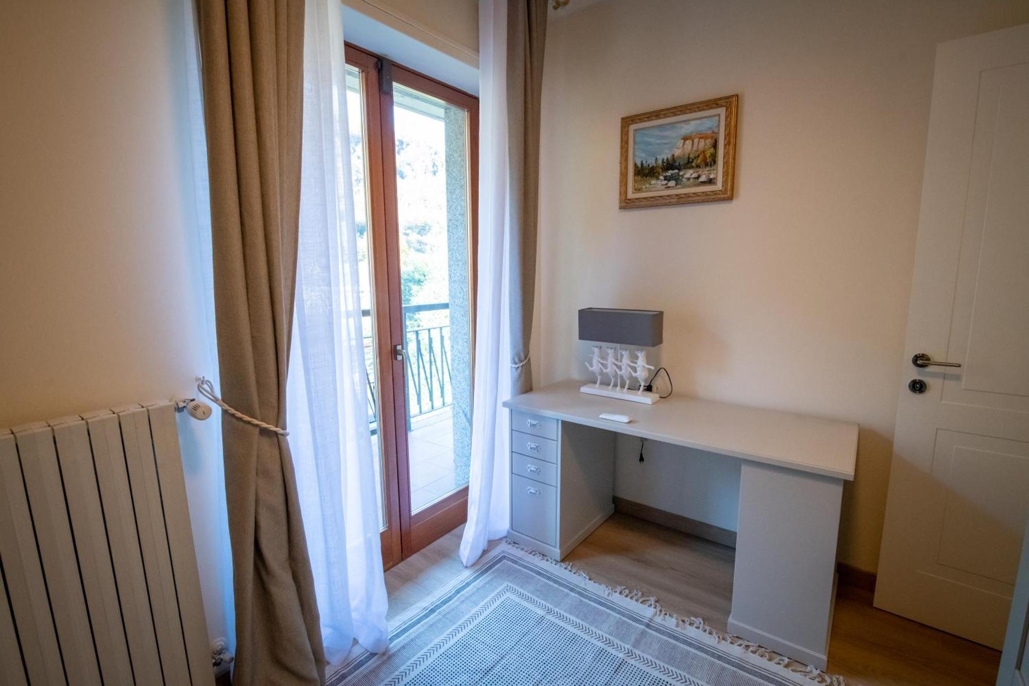 Residenza Lago Sereno Porto Ceresio Eksteriør bilde